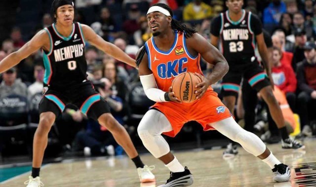 乐鱼体育-交锋16连胜！亚历山大缺席残阵雷霆21分逆转灰熊 杰伦26+10