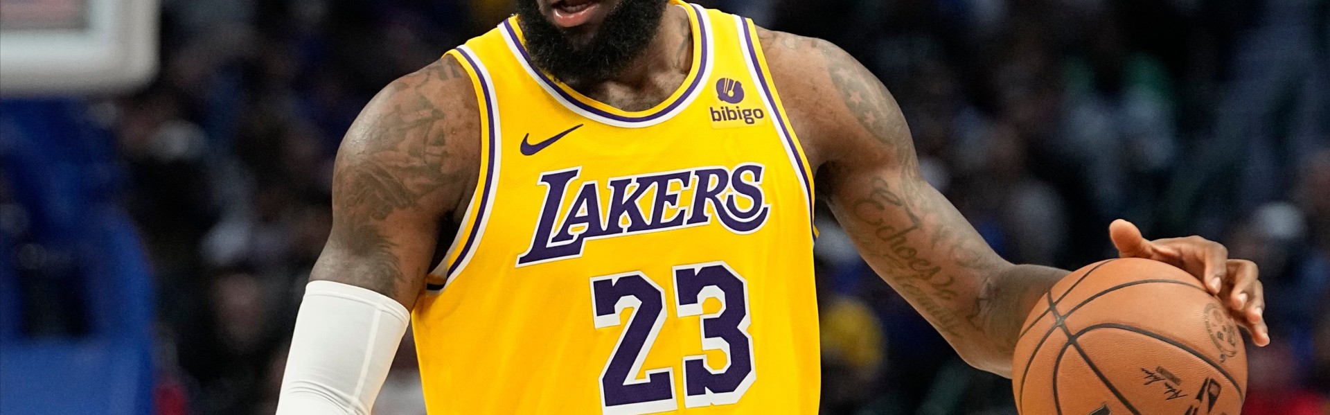 乐鱼app-2.4亿留里夫斯，追巨星？湖人计划詹姆斯离开后选“最疯的路”？