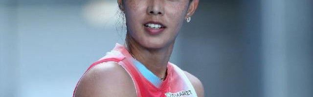 乐鱼官网-重返澳网32强 王蔷直言天气棘手：风好大，但我挺稳