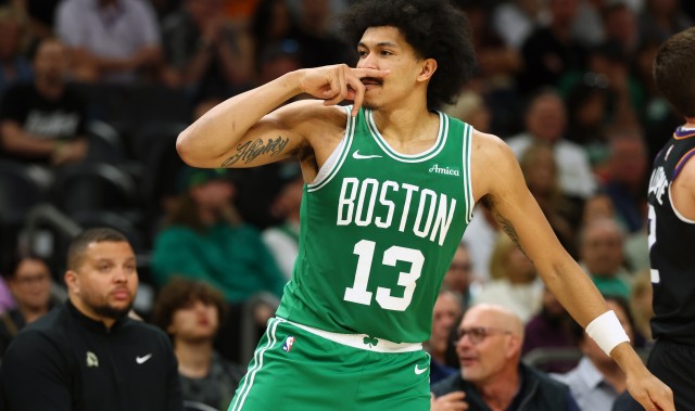 乐鱼官网-挑大梁！小罗恩·哈珀11中6砍半场最高17分外加4板 三分7中3