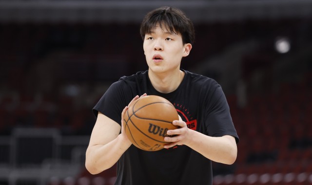 Leyu-开拓者背靠背客战老鹰 杨瀚森&amp;西索科能出战 罗威缺阵