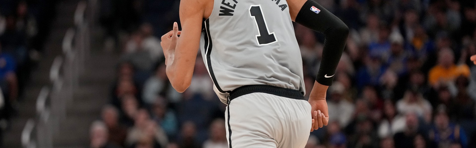 乐鱼体育-大布泽尔：文班亚马是防守多面手 而且他的进攻潜力无限