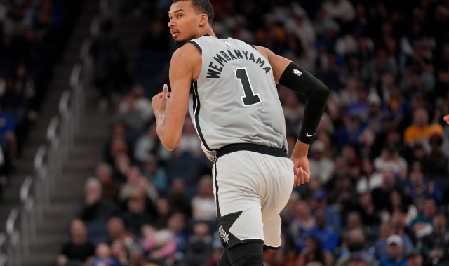 乐鱼体育-大布泽尔：文班亚马是防守多面手 而且他的进攻潜力无限